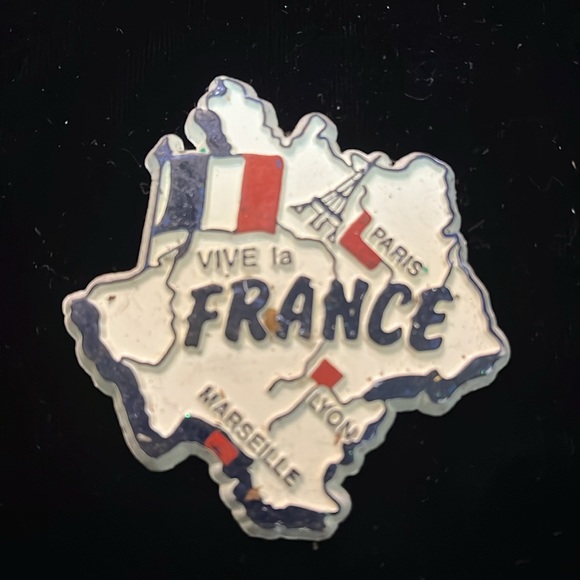 Magnets - Picture 10 of 16